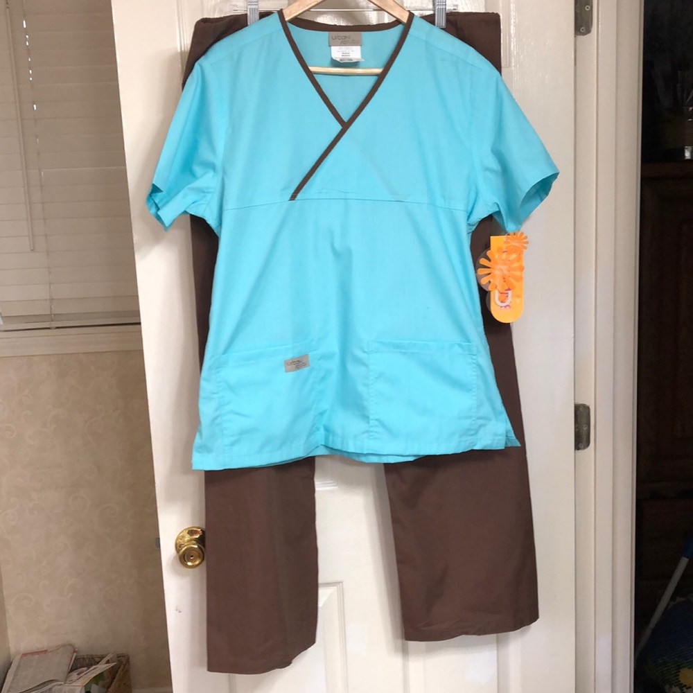 Urbane Scrubs set. Medium.